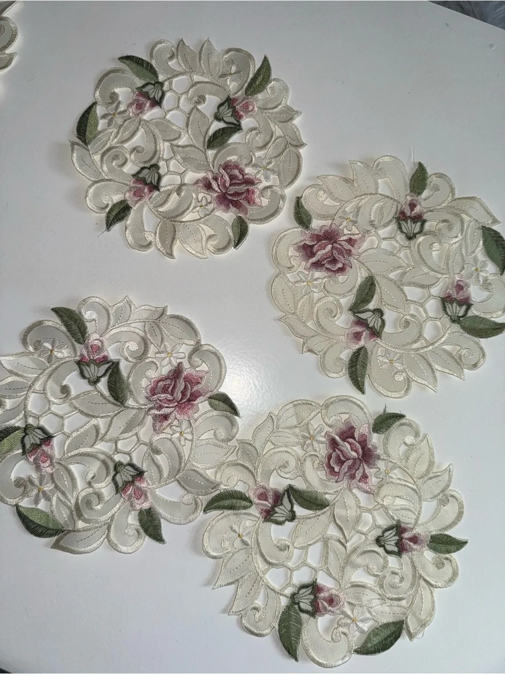 Doily Boutique round placemats lot of 8